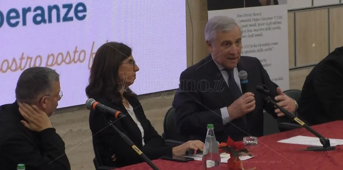 Il vicepremier Tajani rimette al “centro” Forza Italia: «Occupiamo lo spazio tra Meloni e Schlein»