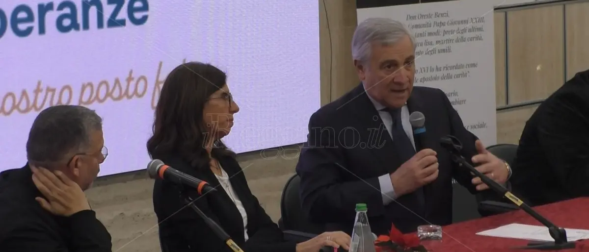 Il vicepremier Tajani rimette al “centro” Forza Italia: «Occupiamo lo spazio tra Meloni e Schlein»