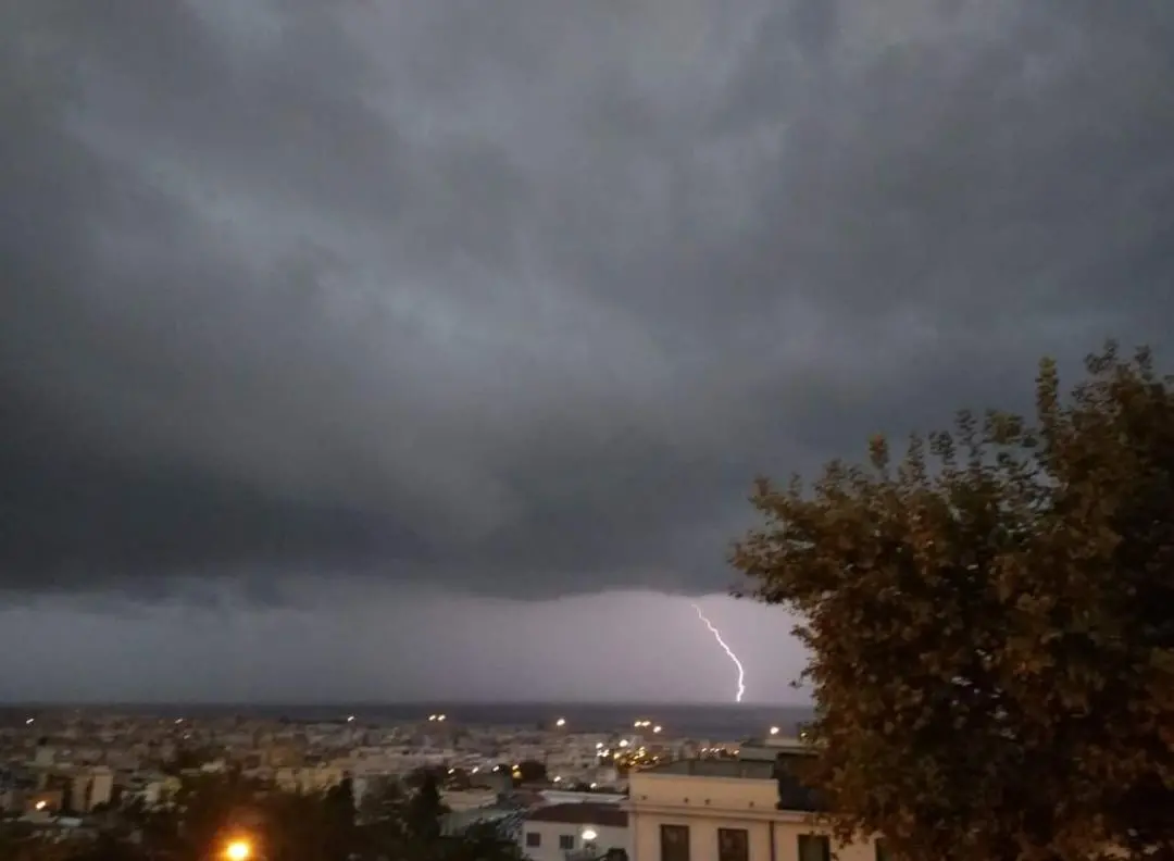 Allerta rossa in tutta la provincia. Domani scuole chiuse: ecco dove