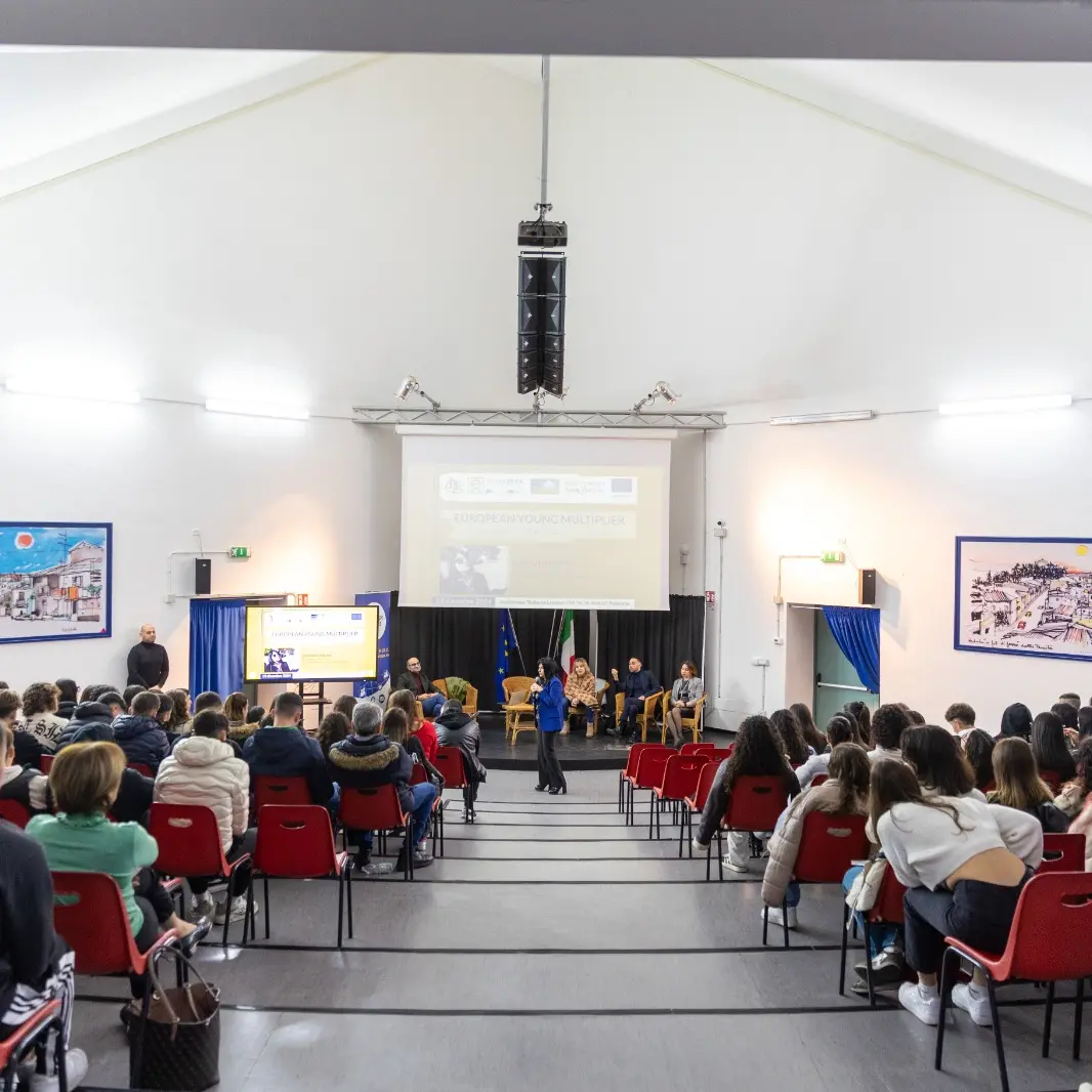 European Young Multiplier: Uno Spazio di Opportunità e Crescita Auditorium ‘Roberta Lanzino’ ITIS \"M.M. Milano\"
