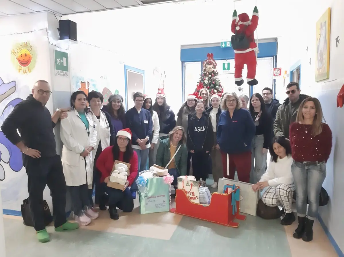 Ospedale Locri, in pediatria e ginecologia arriva il Natale