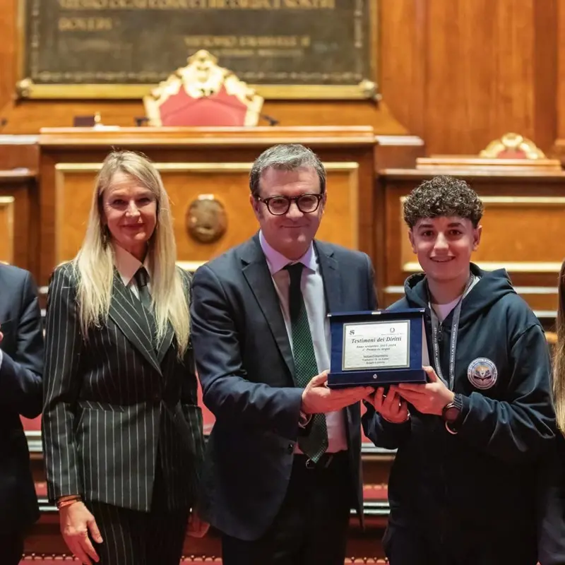 Reggio, concorso “Testimoni dei Diritti”: gli alunni dell'istituto Carducci-V. da Feltre premiati al Senato