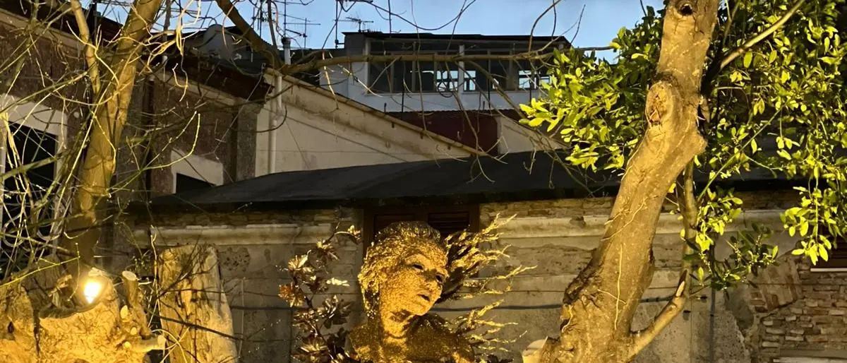 Palmi, inaugurata l’opera Domina di Mattia Trotta alla villa comunale Mazzini