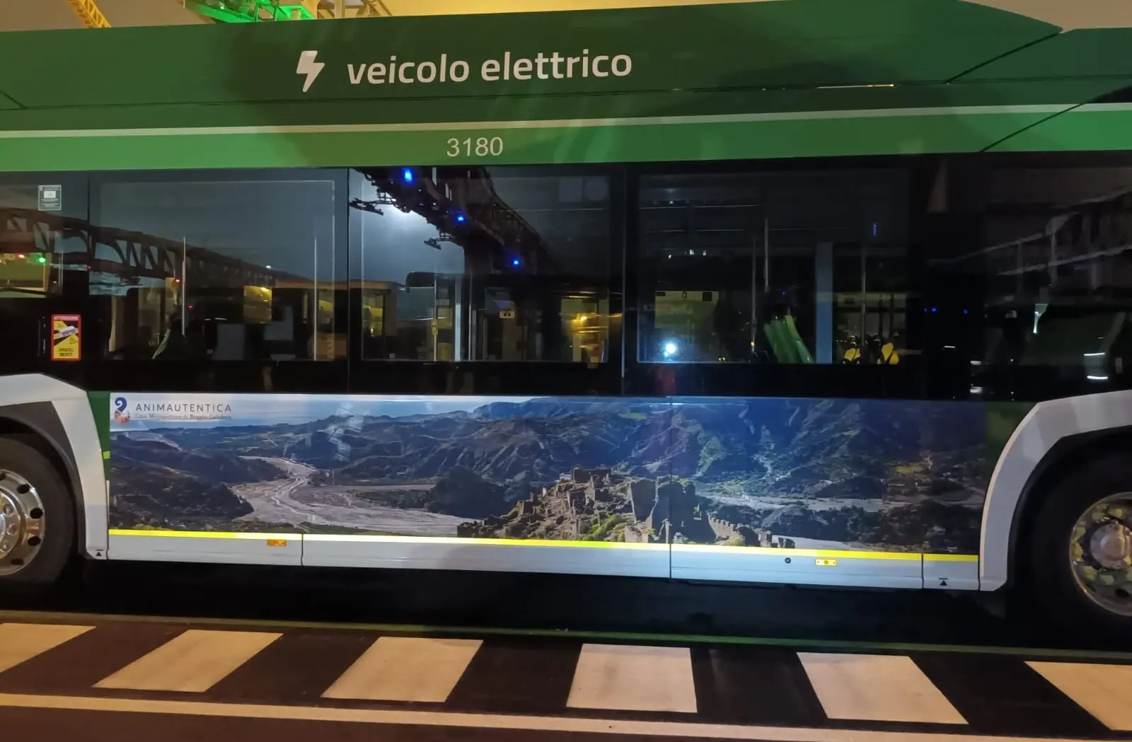 Anima Autentica: le immagini più belle di Reggio sui bus di Milano, Torino e Bologna con il nuovo brand metrocity