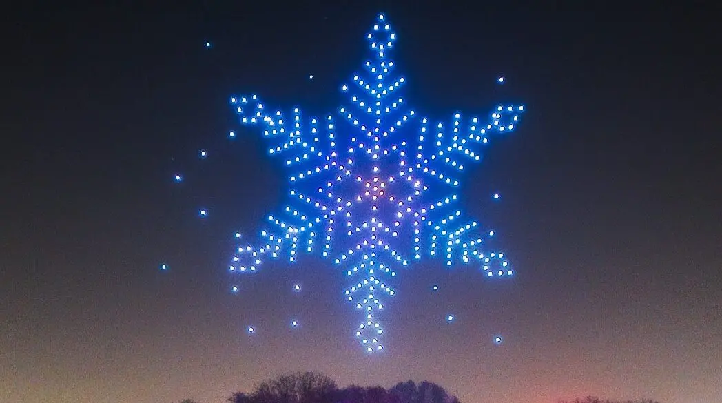 Reggio Calabria fa decollare la magia del Natale: sabato e lunedì il Drone Show natalizio sul Lungomare Falcomatà