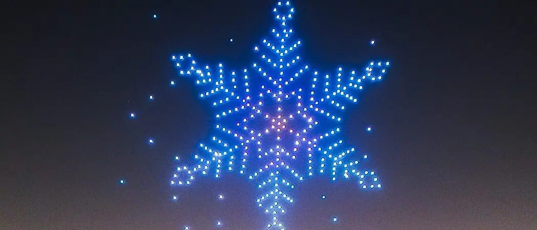 Reggio Calabria fa decollare la magia del Natale: sabato e lunedì il Drone Show natalizio sul Lungomare Falcomatà