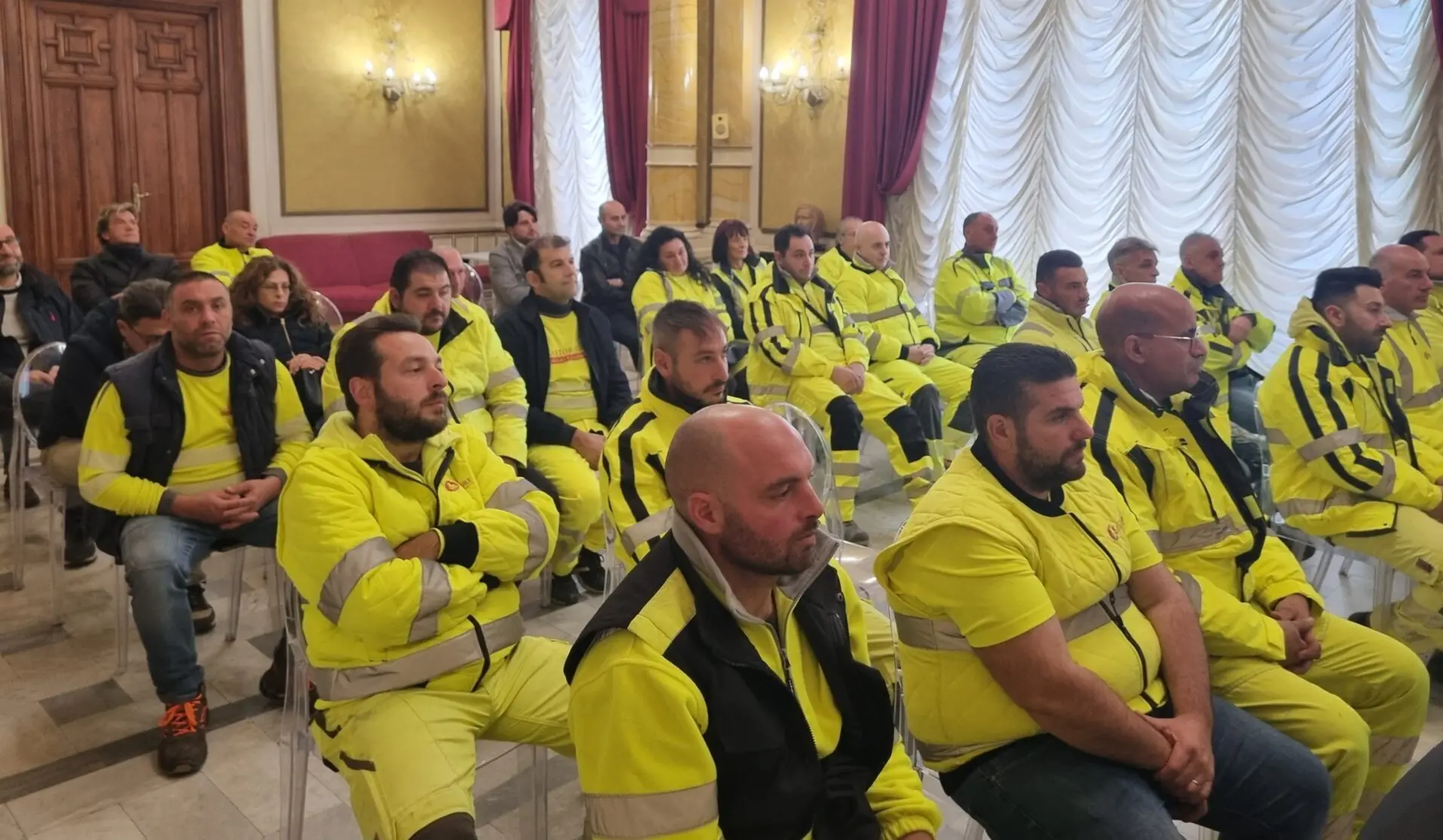 Stabilizzazione lavoratori Castore, i consiglieri civici: «A Reggio il precariato pubblico non esiste più»