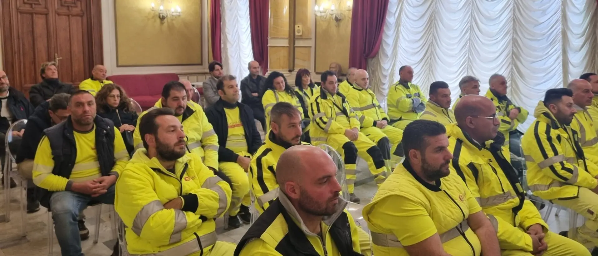 Stabilizzazione lavoratori Castore, i consiglieri civici: «A Reggio il precariato pubblico non esiste più»