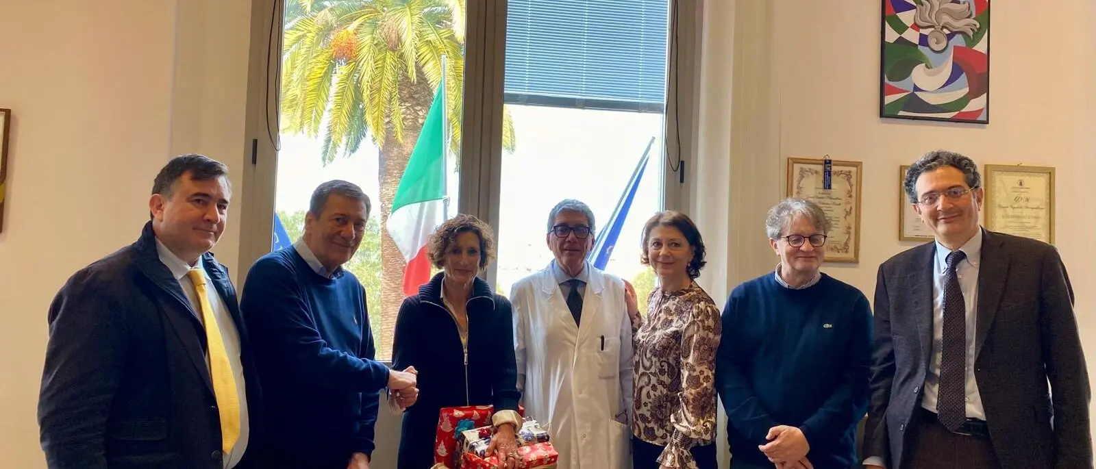 Consegnati ai pazienti di pediatria e oncoematologia del Gom i regali dell’iniziativa “Un dono sotto l’albero”