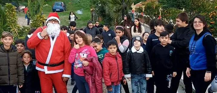 A Villa San Giuseppe e Pettogallico è arrivato Babbo Natale