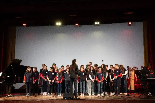 L’istituto comprensivo Catanoso - De Gasperi- San Sperato - Cardeto celebra la musica con il concerto Incanto del Natale
