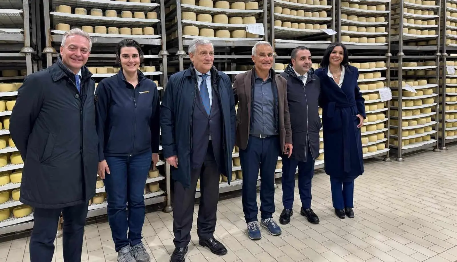 Tajani in visita alla Fattoria della Piana: la Calabria buona guarda al futuro
