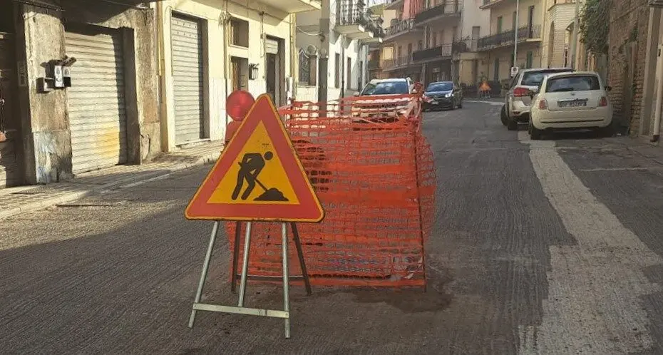 Piano strade, Barreca: «Lavori di rifacimento dell’asfalto in via Catanoso e in via Andiloro»