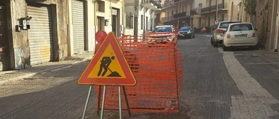 Piano strade, Barreca: «Lavori di rifacimento dell’asfalto in via Catanoso e in via Andiloro»