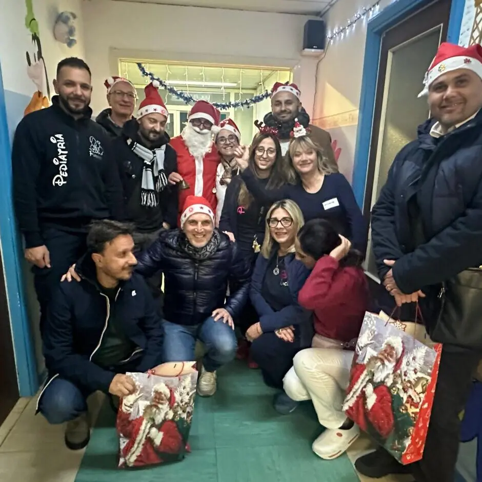 Ospedale Locri, per i piccoli pazienti del reparto di pediatria è arrivato Babbo Natale