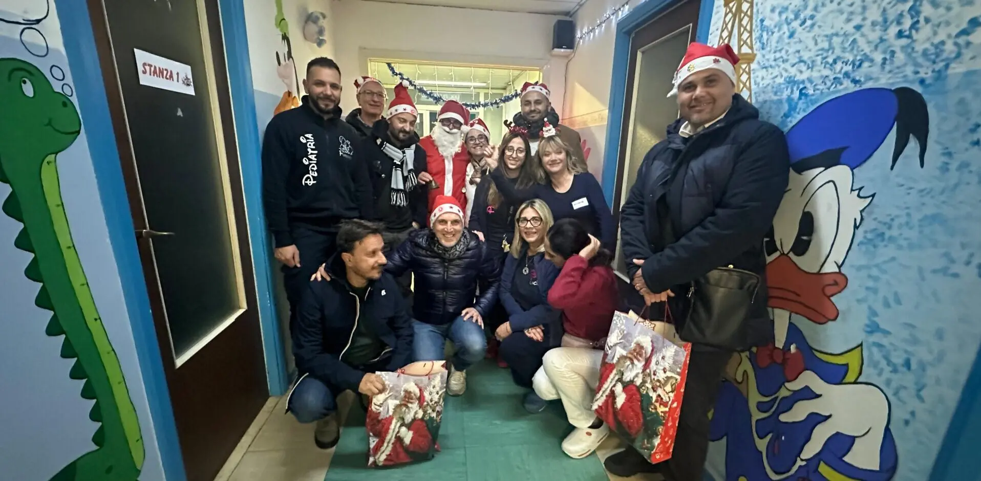 Ospedale Locri, per i piccoli pazienti del reparto di pediatria è arrivato Babbo Natale