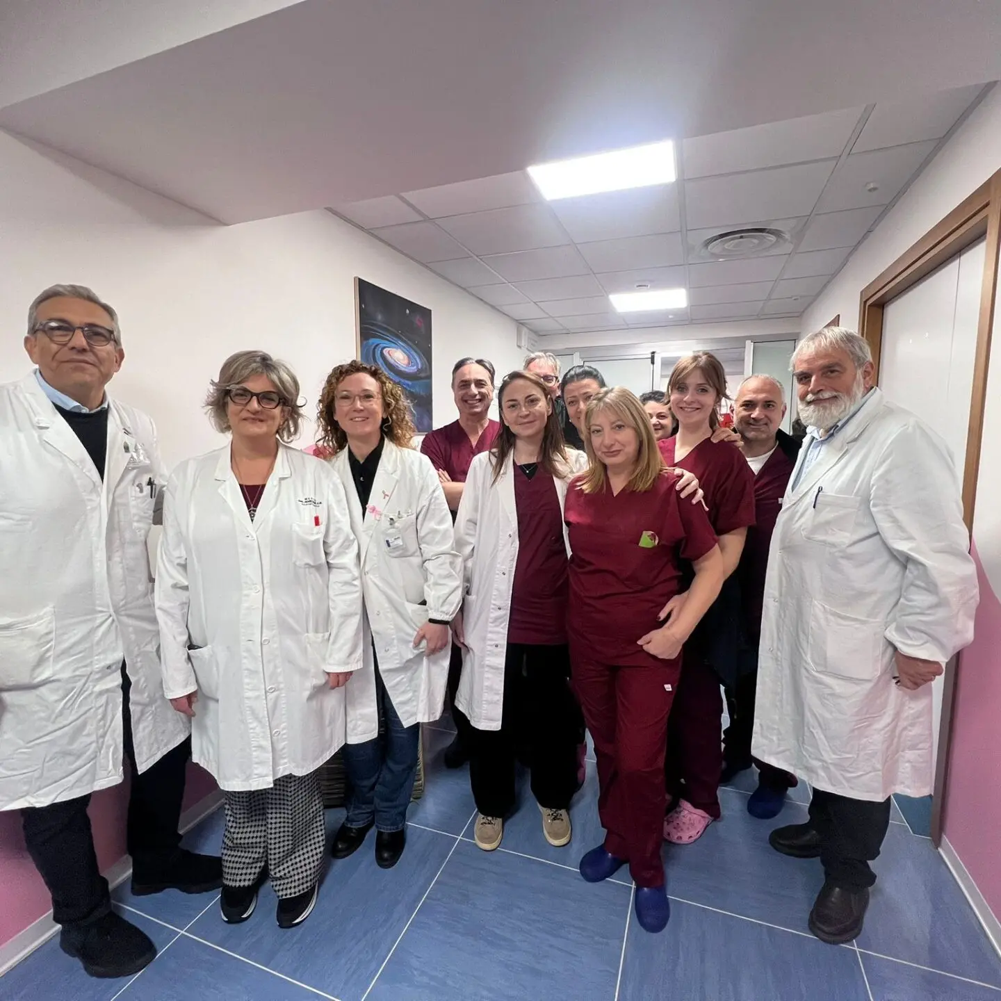 Dalla diagnosi alla rinascita, la Breast Unit al Gom chiude l’anno festeggiando la vita: «Qui non siamo numeri»