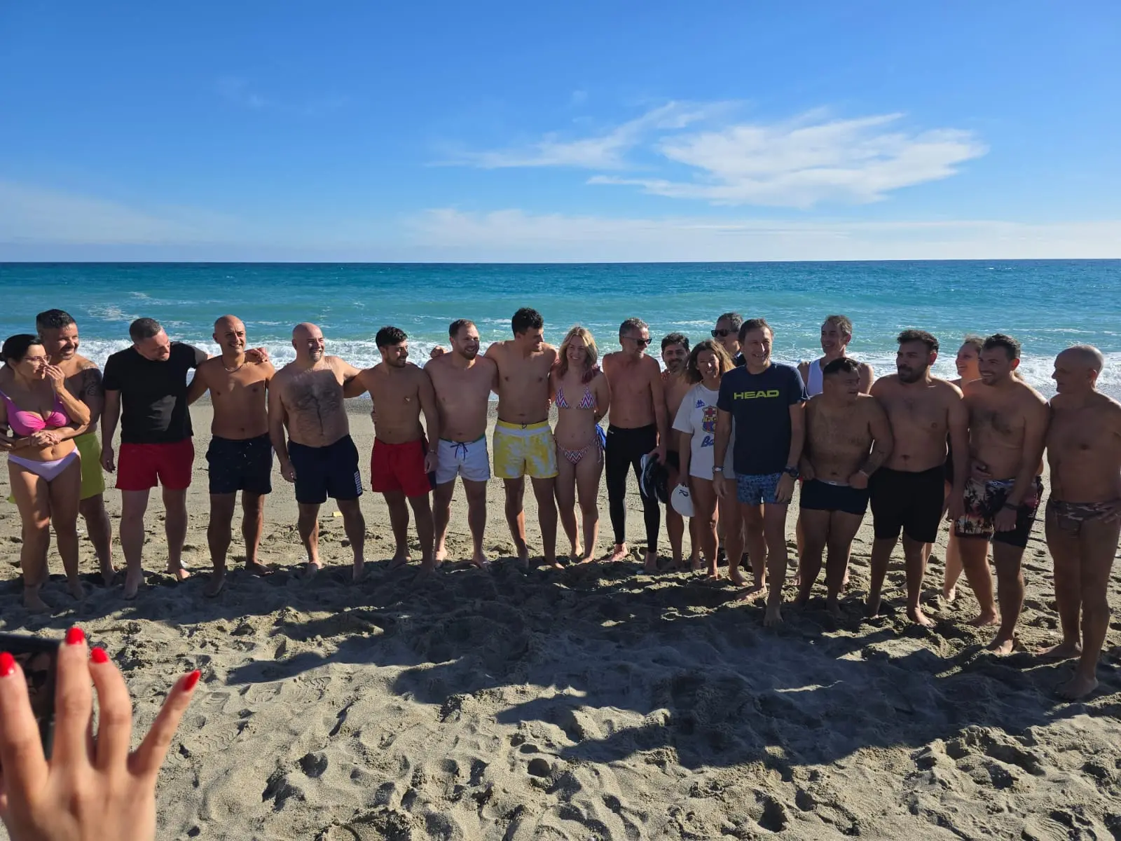 Locri, in 22 i partecipanti al tradizionale tuffo invernale