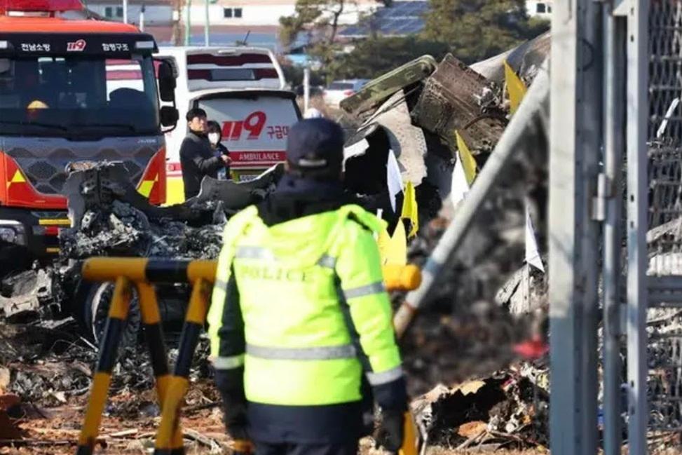 Corea del Sud, in fiamme aereo schiantatosi in fase di atterraggio: 151 ...