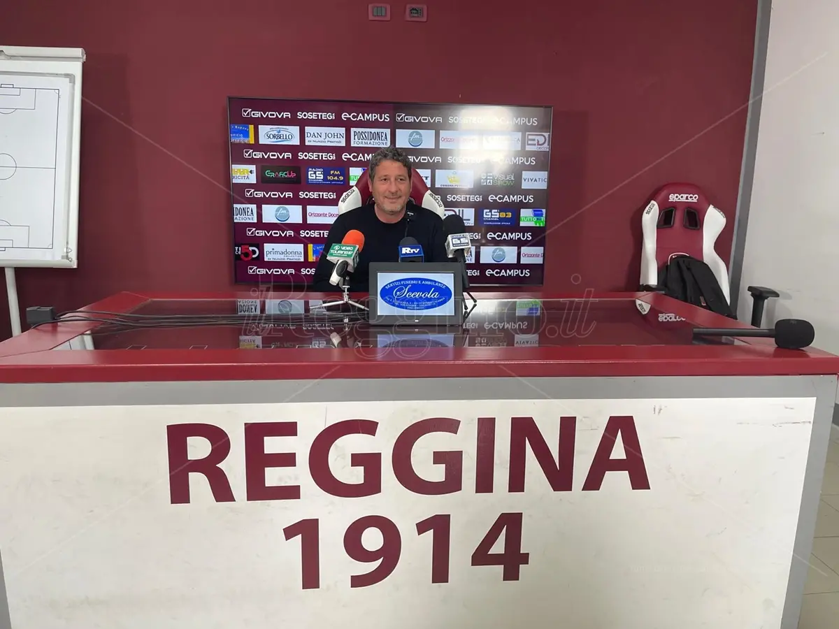 Reggina-Nuova Igea, le scelte di Trocini: «Concentrati per il risultato. Cham fuori per scelta disciplinare»