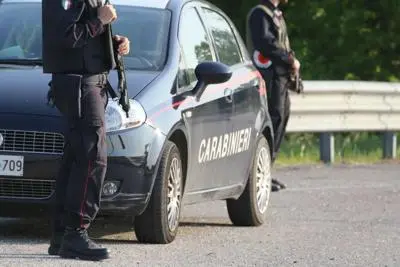 Gioia Tauro, in ospedale con un colpo di fucile a pallini. Intervengono i carabinieri