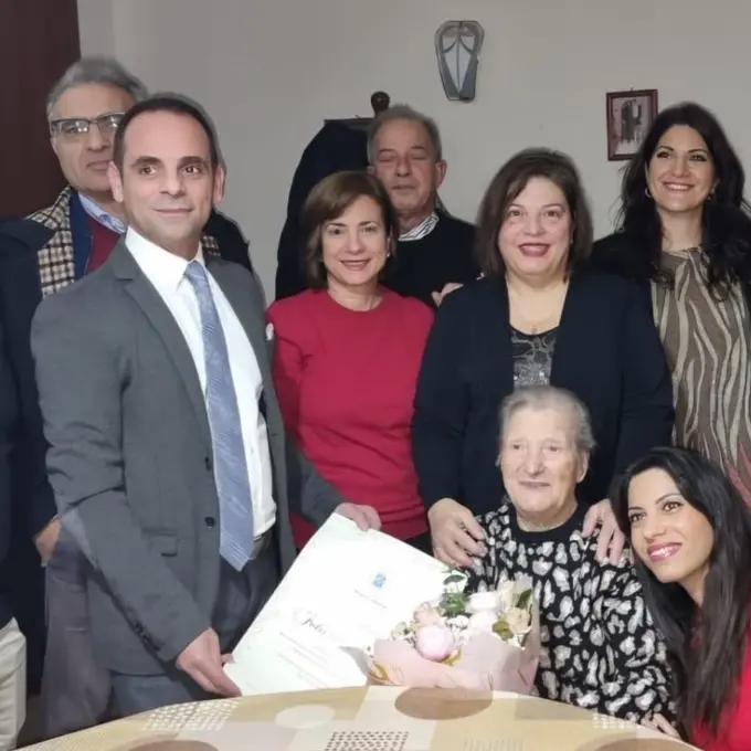 Reggio, l'omaggio del Consiglio comunale per i 100 anni di “Nonna” Felicia