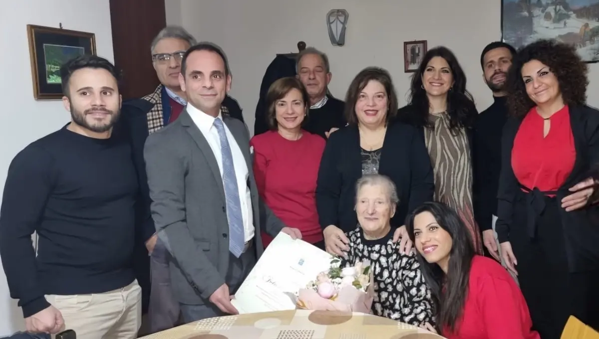 Reggio, l'omaggio del Consiglio comunale per i 100 anni di “Nonna” Felicia