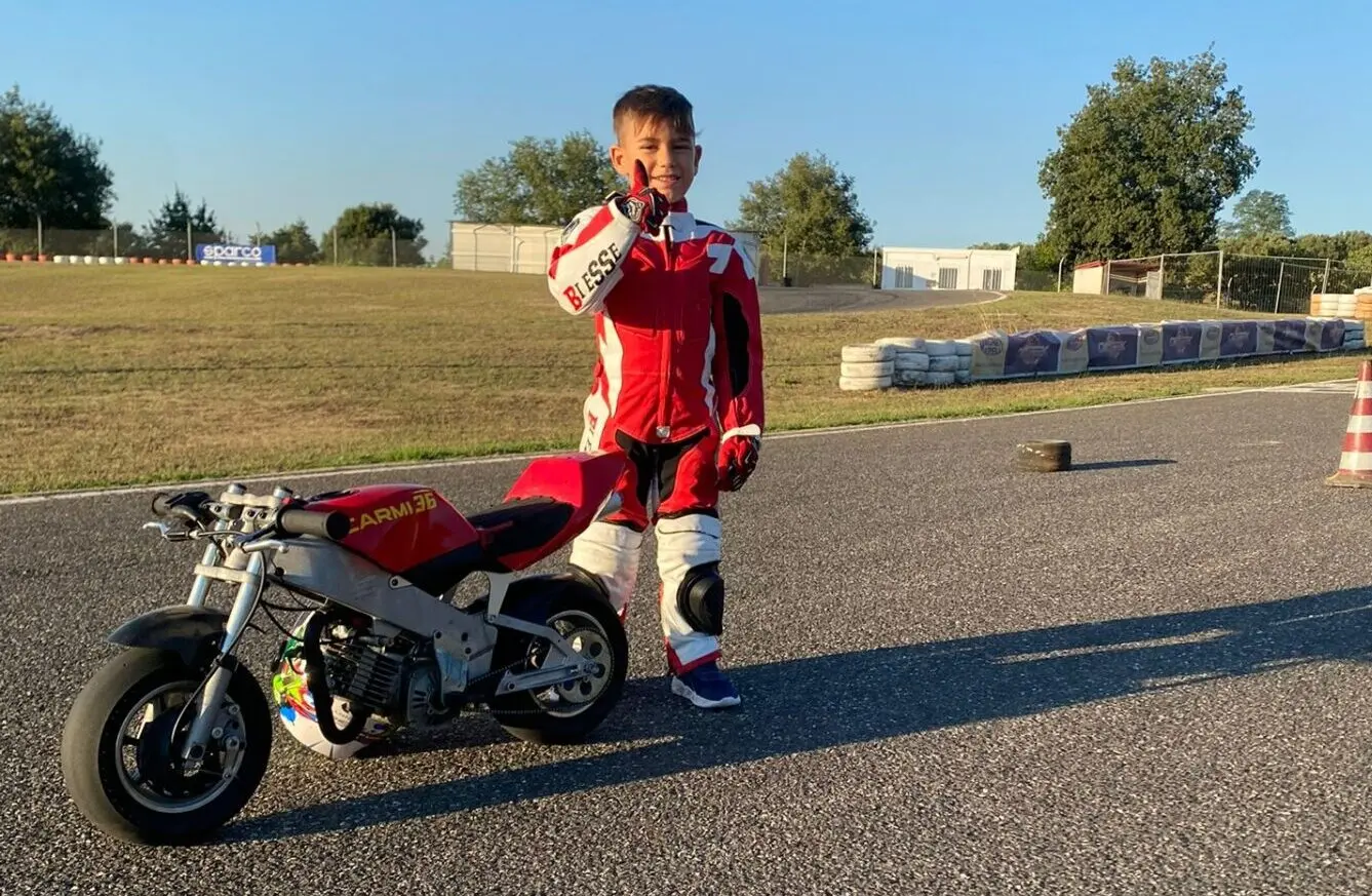 La storia di Carmelo: il bimbo che sogna in moto GP di diventare il \"Pecco Bagnaia\" di Taurianova