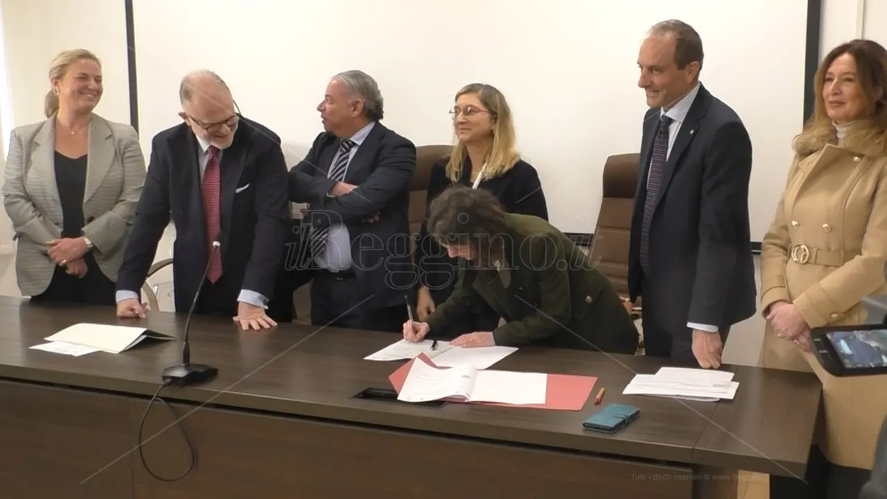 Reggio, formazione fa rima con professionalità: firmata la convenzione tra Mediterranea, procura e tribunale per i Minorenni - VIDEO