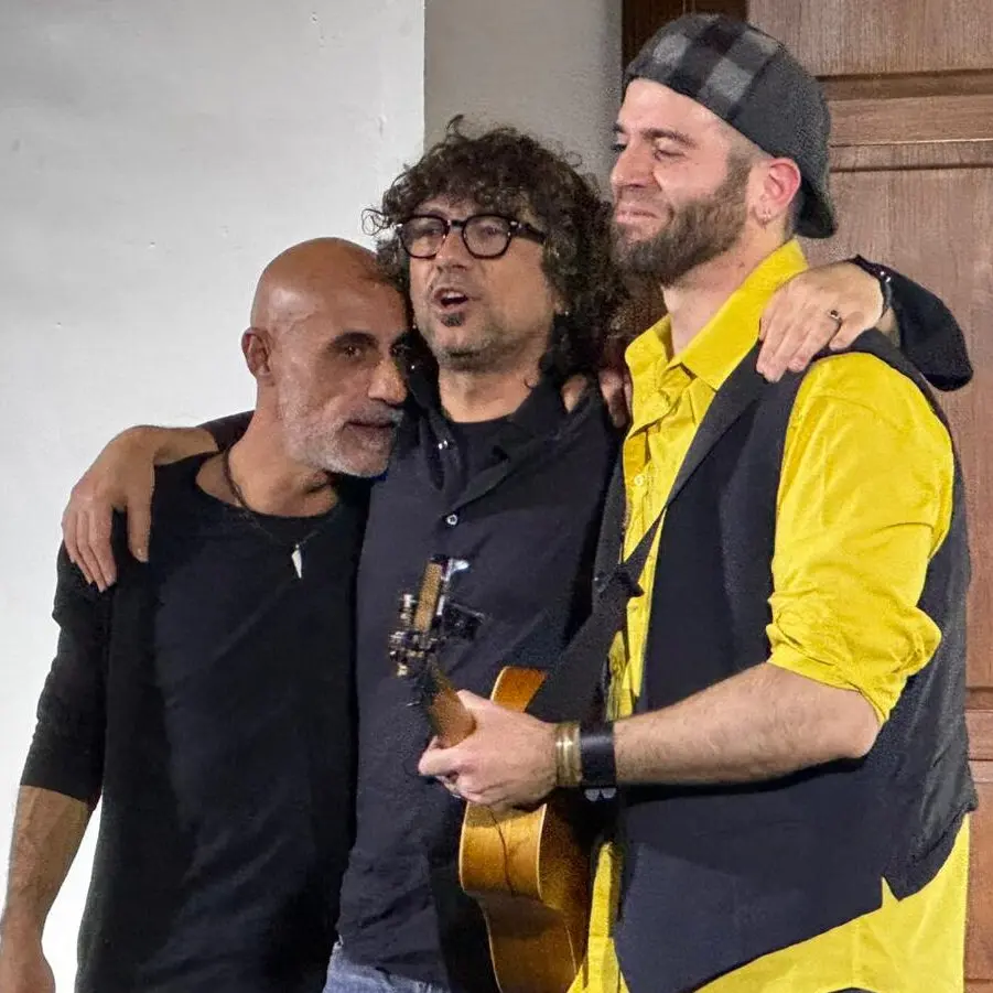 Roccella Jonica: Il travolgente live del \"Loccisano Trio\" conquista il pubblico