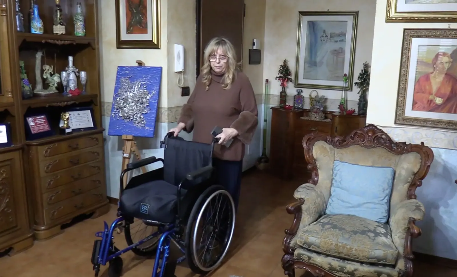 VITA DA ULTIMI | Disabile costretto in casa da quattro anni per un ascensore rotto: la lotta di Immacolata contro l'indifferenza non si arresta