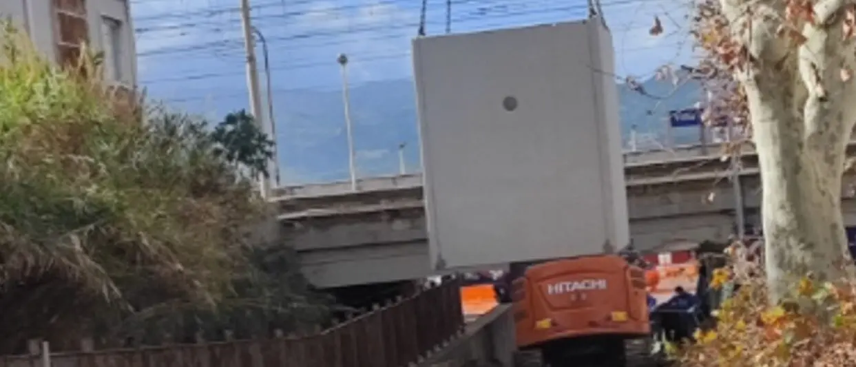 Procedono i lavori su Via Riviera a Villa per il deflusso del Torrente Immacolata