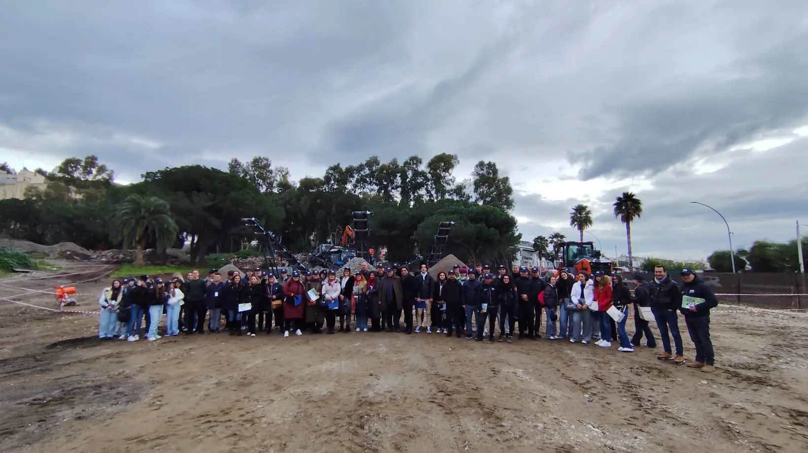 Ex Fiera Pentimele: un gruppo di studenti Erasmus in visita didattica al cantiere con tecnici ed amministratori