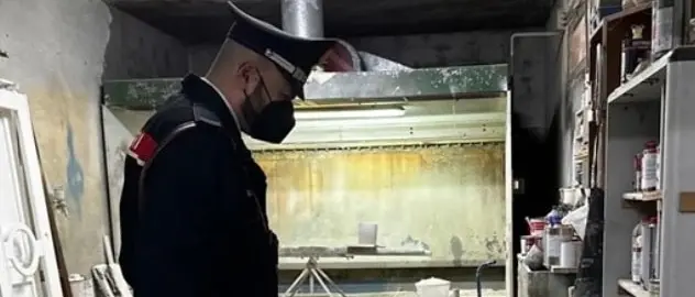 Furti di energia, falegnamerie abusive e rifiuti pericolosi: quattro denunce e sequestro di beni a Gioia Tauro