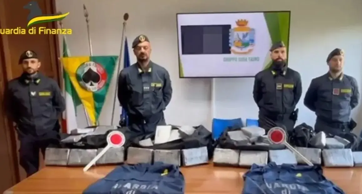 Sequestrati 110 chilogrammi di cocaina purissima al porto di Gioia Tauro