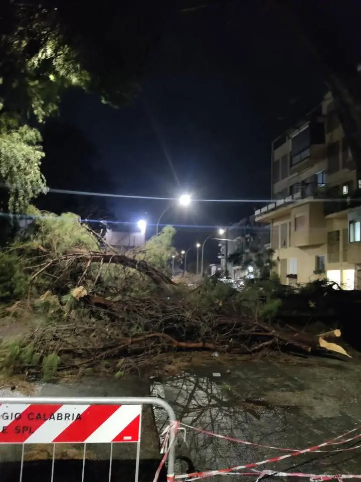 Maltempo Reggio, la Prefettura esorta il continuo monitoraggio ai Comuni della provincia