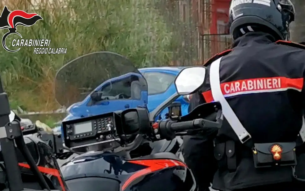 Galatro (RC): molesta l'ex compagna e incendia l'auto, denunciato e ammonito dal questore