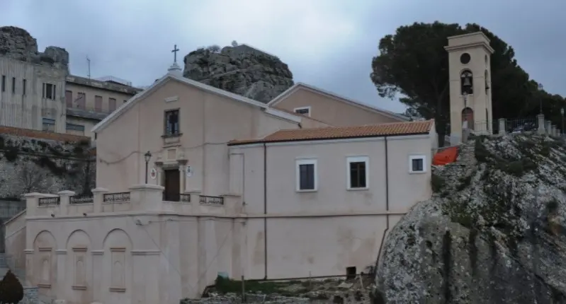 Speranza e rinnovamento: il messaggio di Don Leone Stelitano per l'avvio dell'Anno Giubilare a Bova