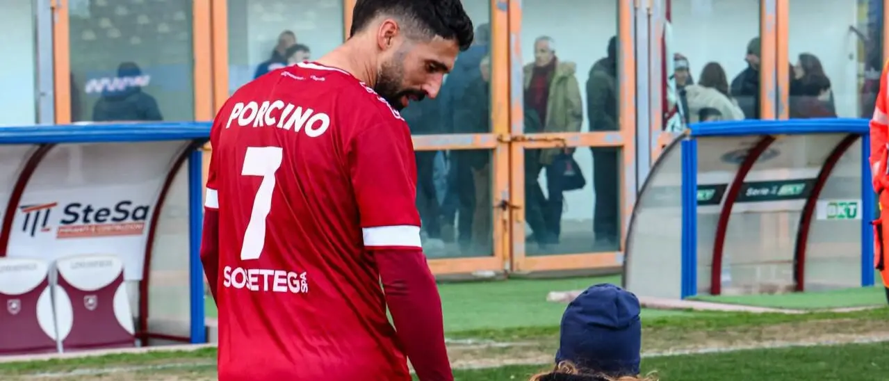 Reggina, goditi l’amore di Toti Porcino per la maglia amaranto: « È una passione che mi travolge e mi spinge a dare sempre il massimo»