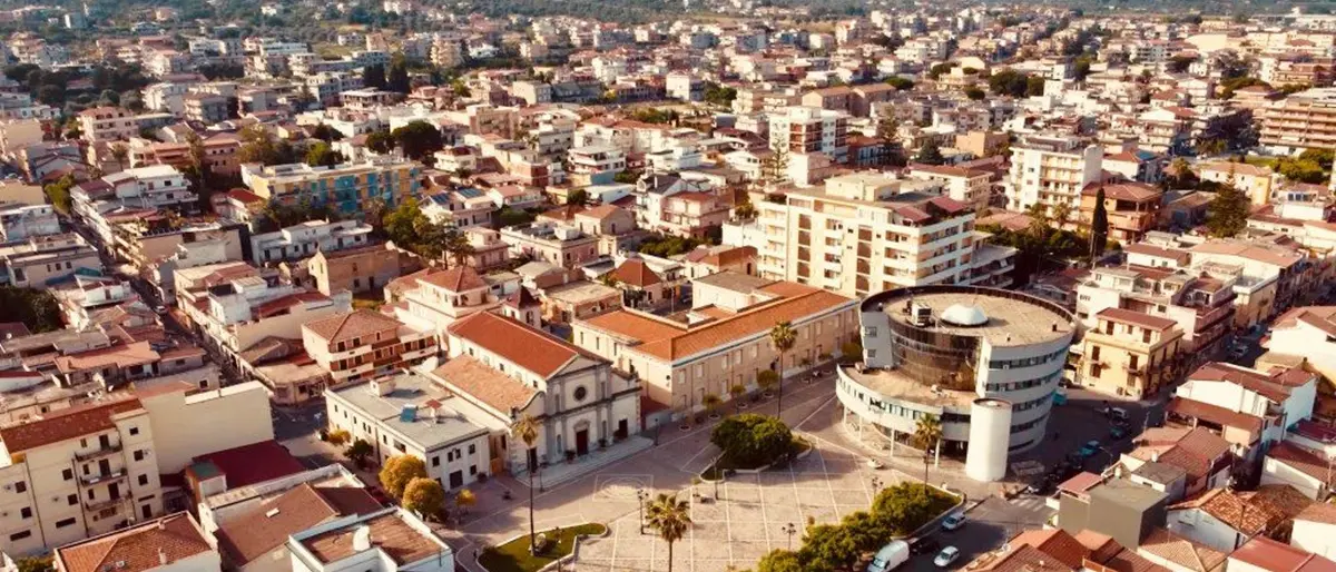 Gruppo Consiliare SiAmo Bovalino: «Il lido solidale Oltre l'Onda nel 2024 era abusivo»