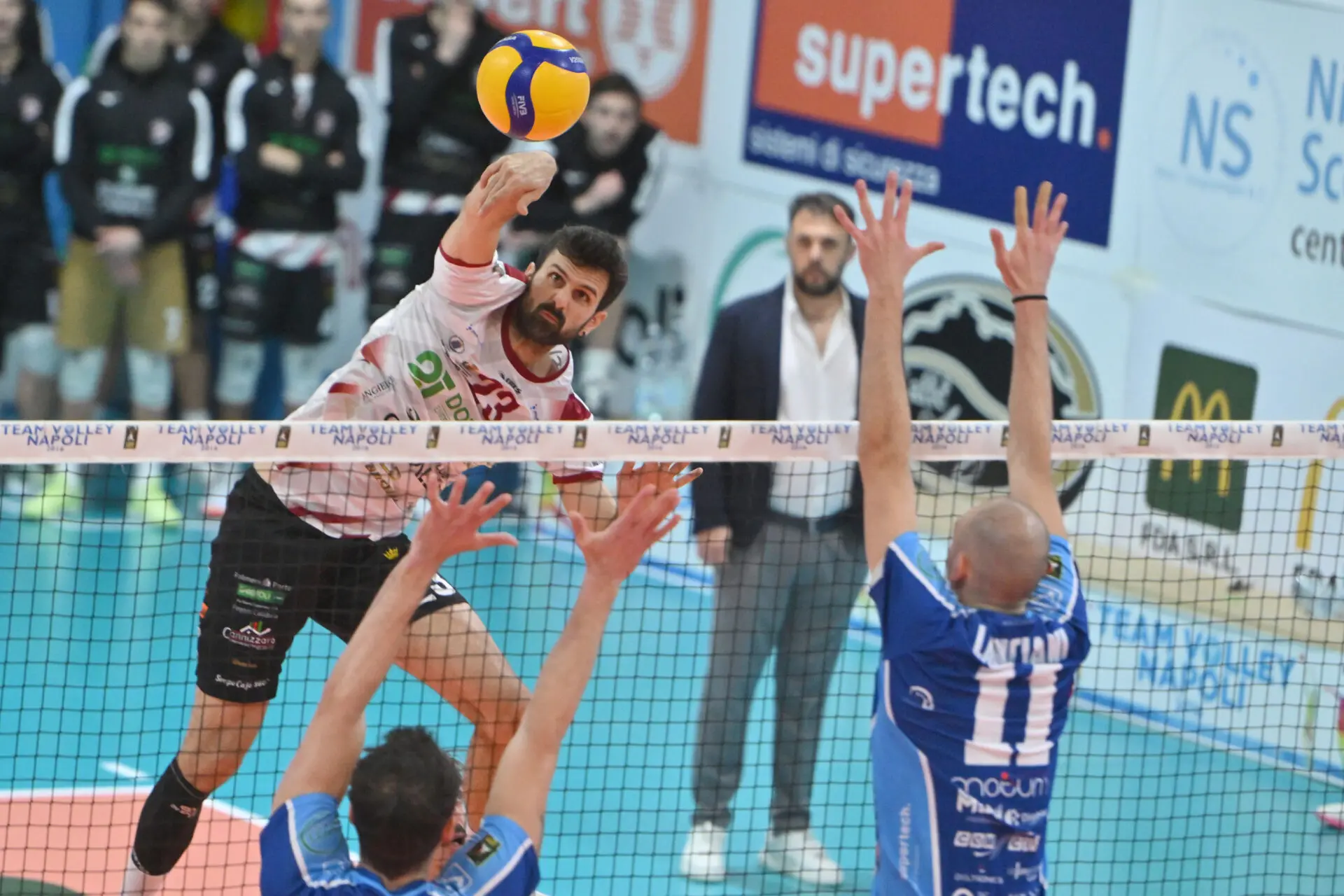 Domotek Volley sfida la capolista Romeo Sorrento: l'entusiasmo di Lazzaretto