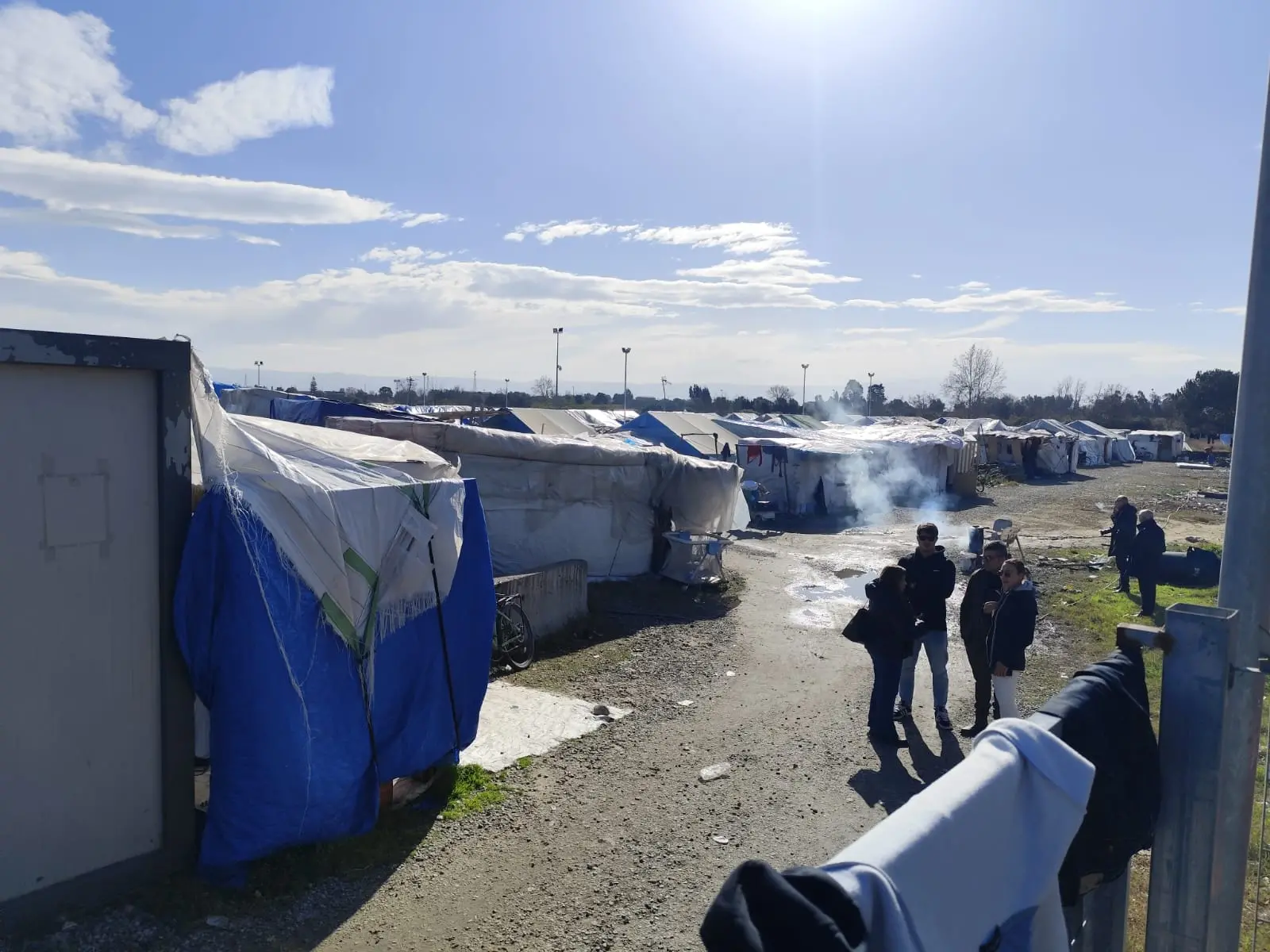 Lucano a San Ferdinando: «La baraccopoli è da chiudere. Porterò in Europa la voce dei Migranti»