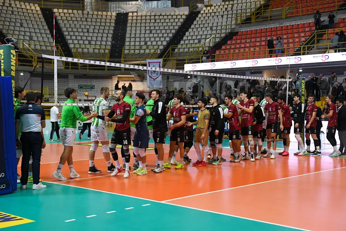 Reggio, Domotek volley perde in casa contro la capolista Romeo Sorrento