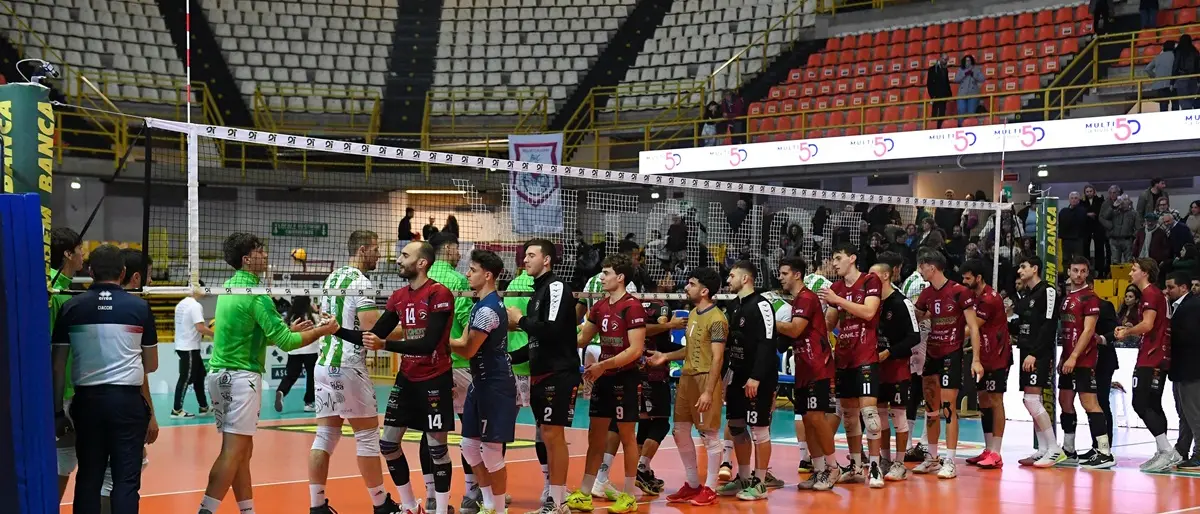 Reggio, Domotek volley perde in casa contro la capolista Romeo Sorrento