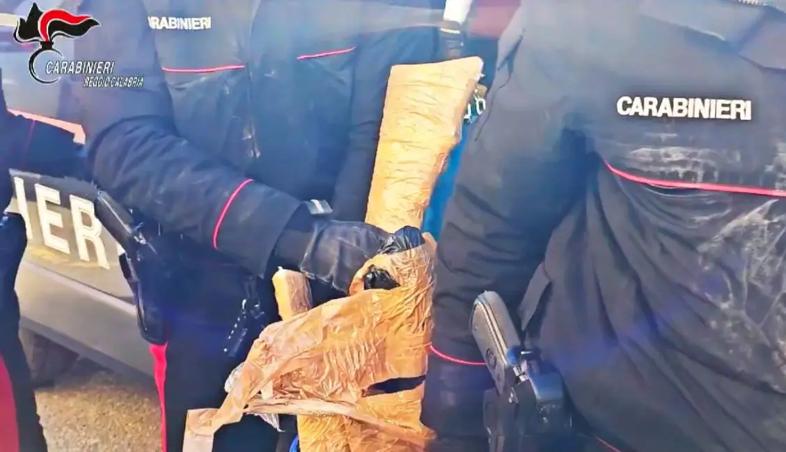 Arghillà, sequestrato un intero arsenale di armi ed esplosivi - VIDEO