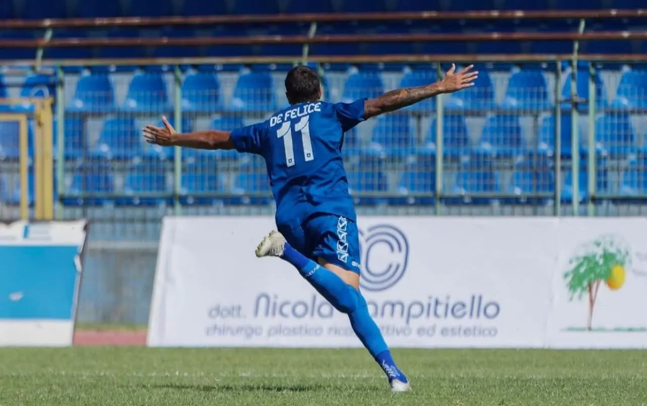 Finalmente è ufficiale: De Felice è della Reggina, pronto a lanciarsi nella grande rincorsa al Siracusa