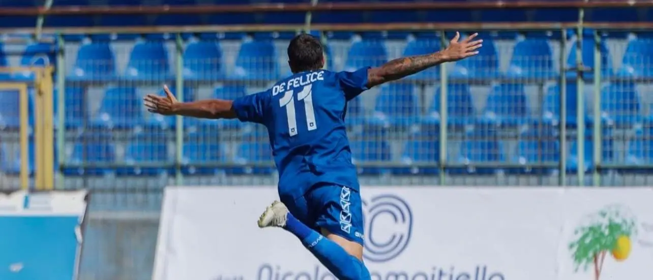 Finalmente è ufficiale: De Felice è della Reggina, pronto a lanciarsi nella grande rincorsa al Siracusa