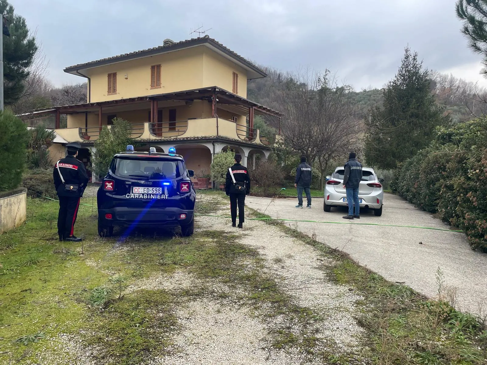 Sequestrati a Teramo una villa, moto d'epoca, gioielli e Rolex a sorvegliato speciale calabrese