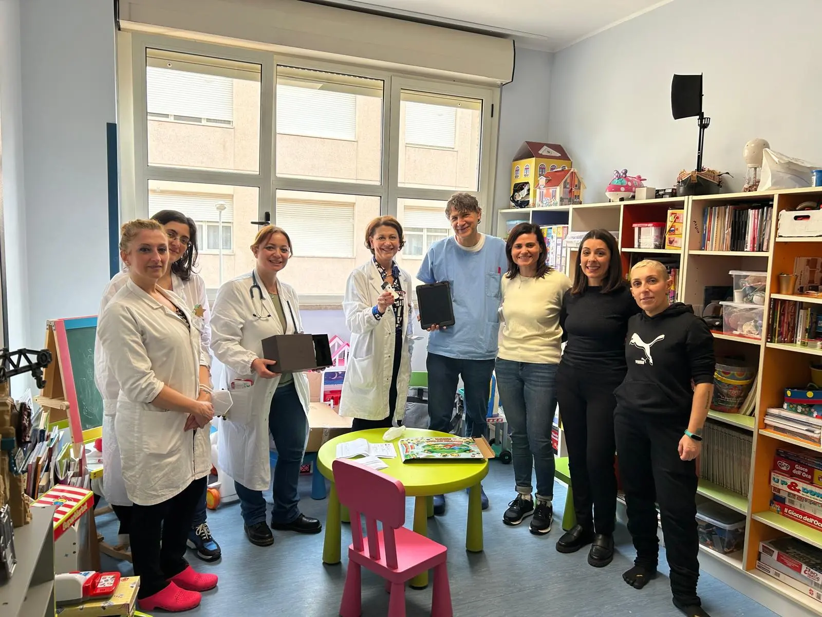 Polisportive Giovanili Salesiane donano sonda ecografica wireless ed un tablet al reparto di oncoematologia pediatrica del Gom