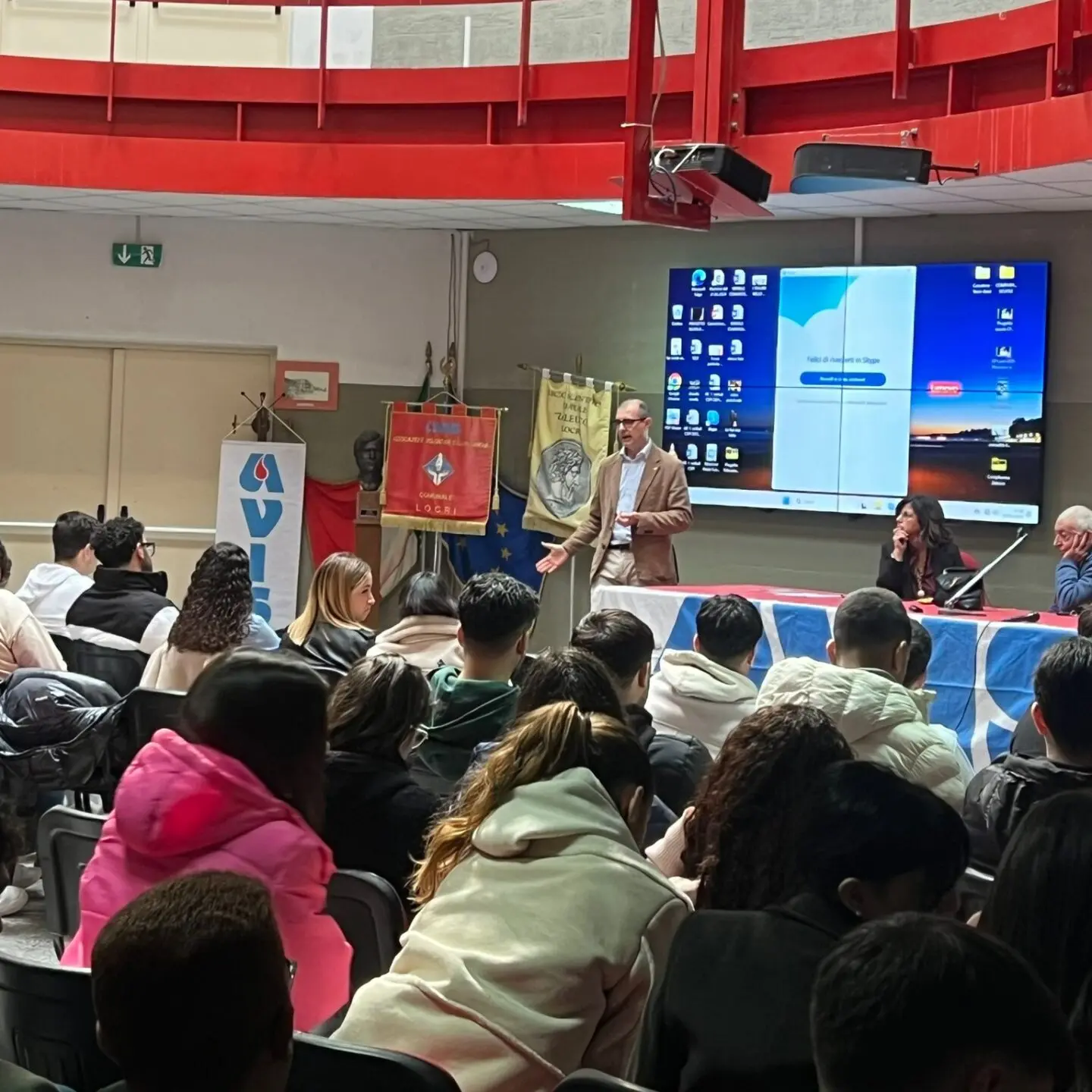 Locri, gli studenti del Liceo Zaleuco incontrano l'Avis